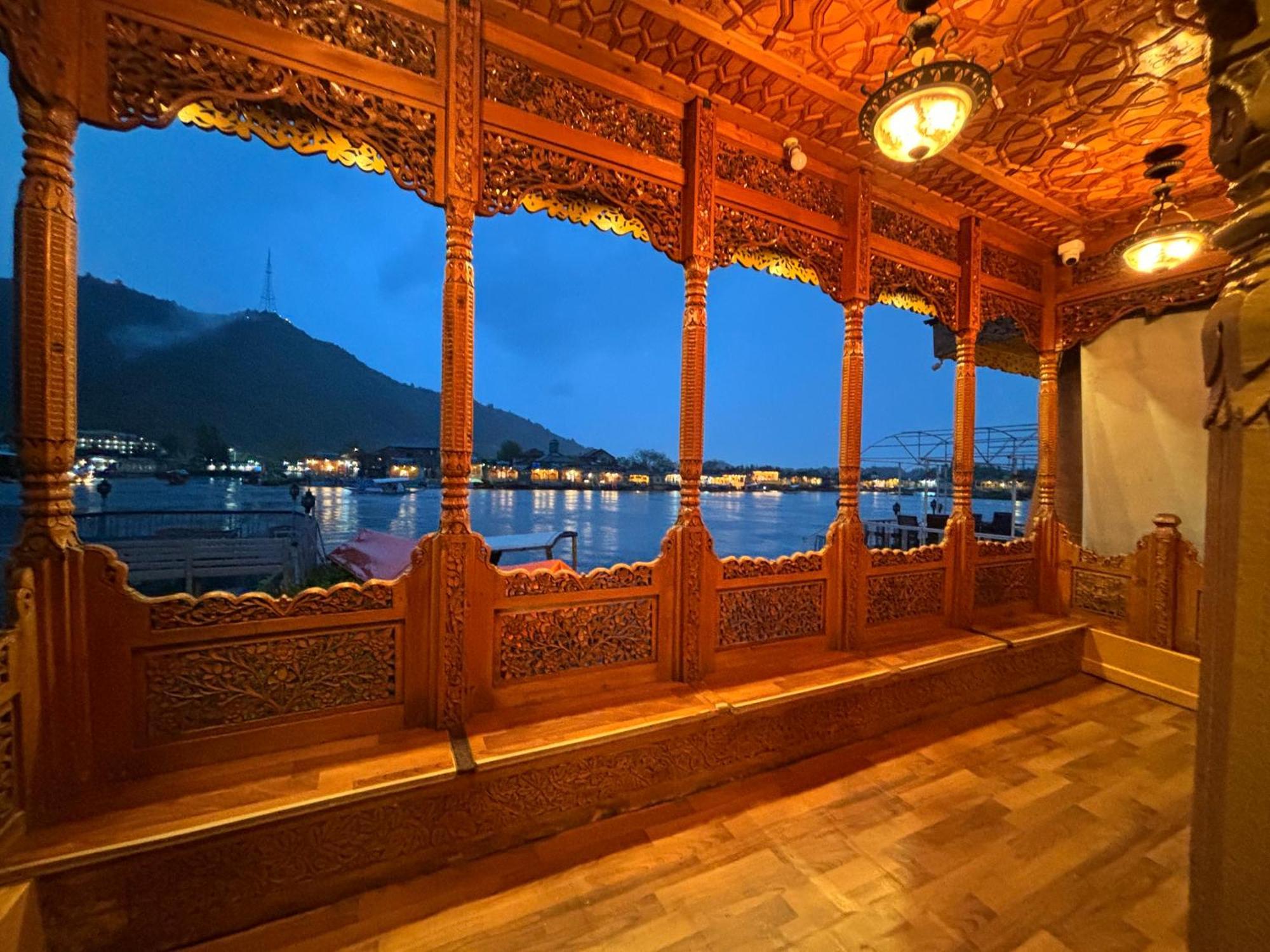 The Badyari Palace Houseboats Srinagar  Bagian luar foto