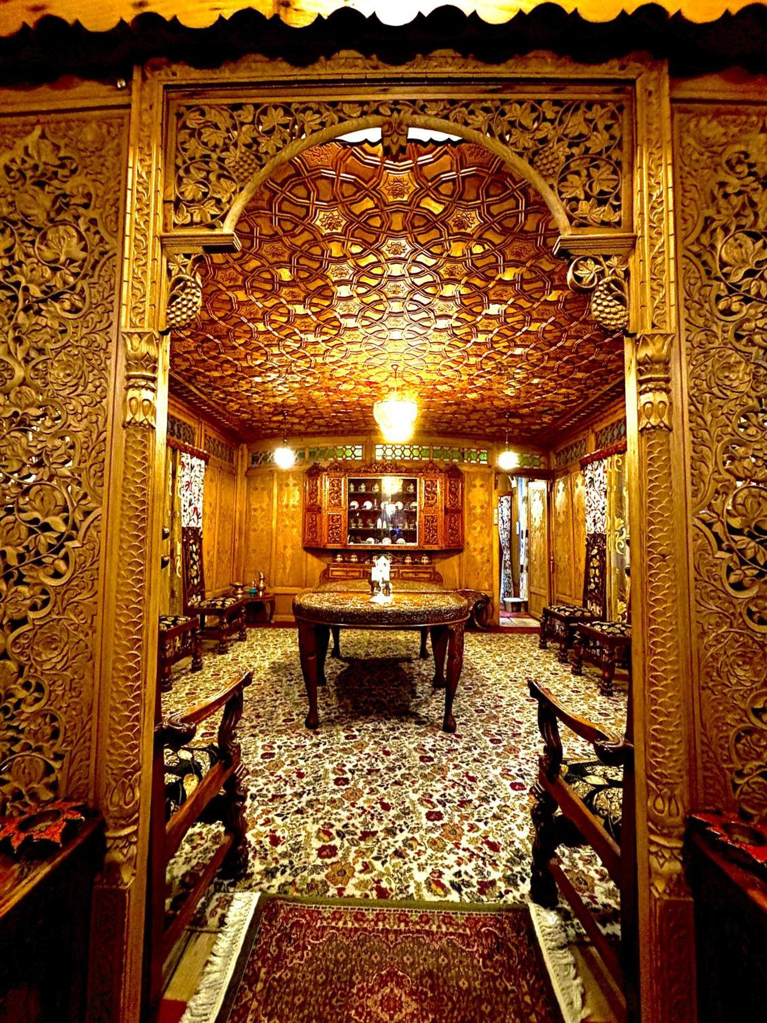 The Badyari Palace Houseboats Srinagar  Bagian luar foto