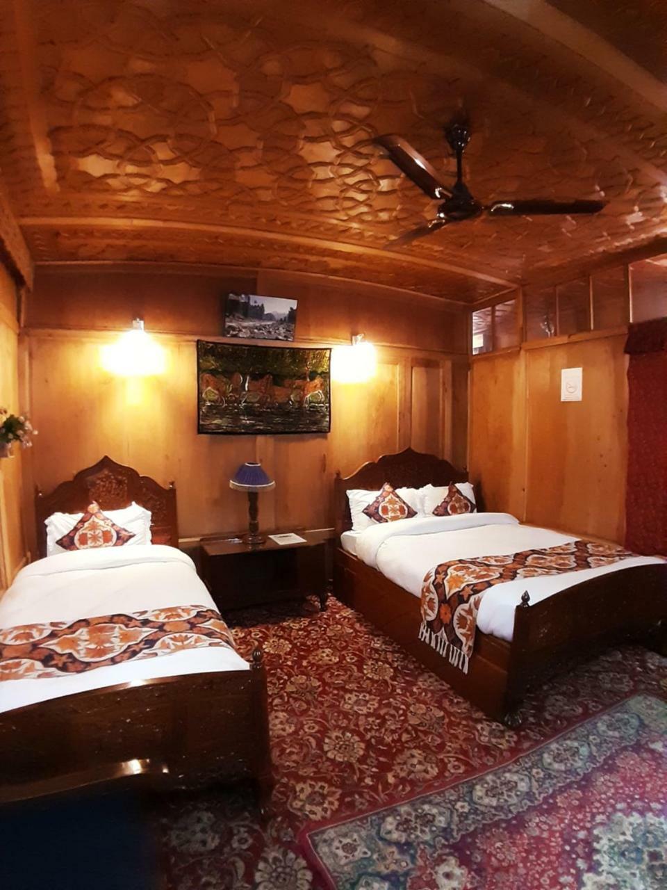 The Badyari Palace Houseboats Srinagar  Bagian luar foto